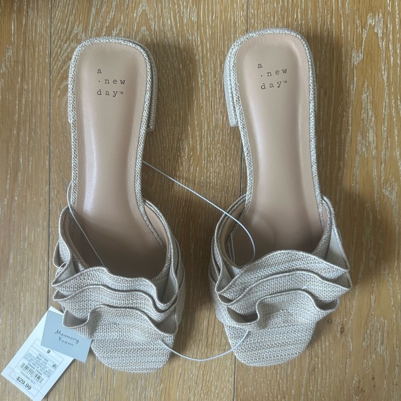 A New Day Memory Foam Sandals - Picture 5 of 6